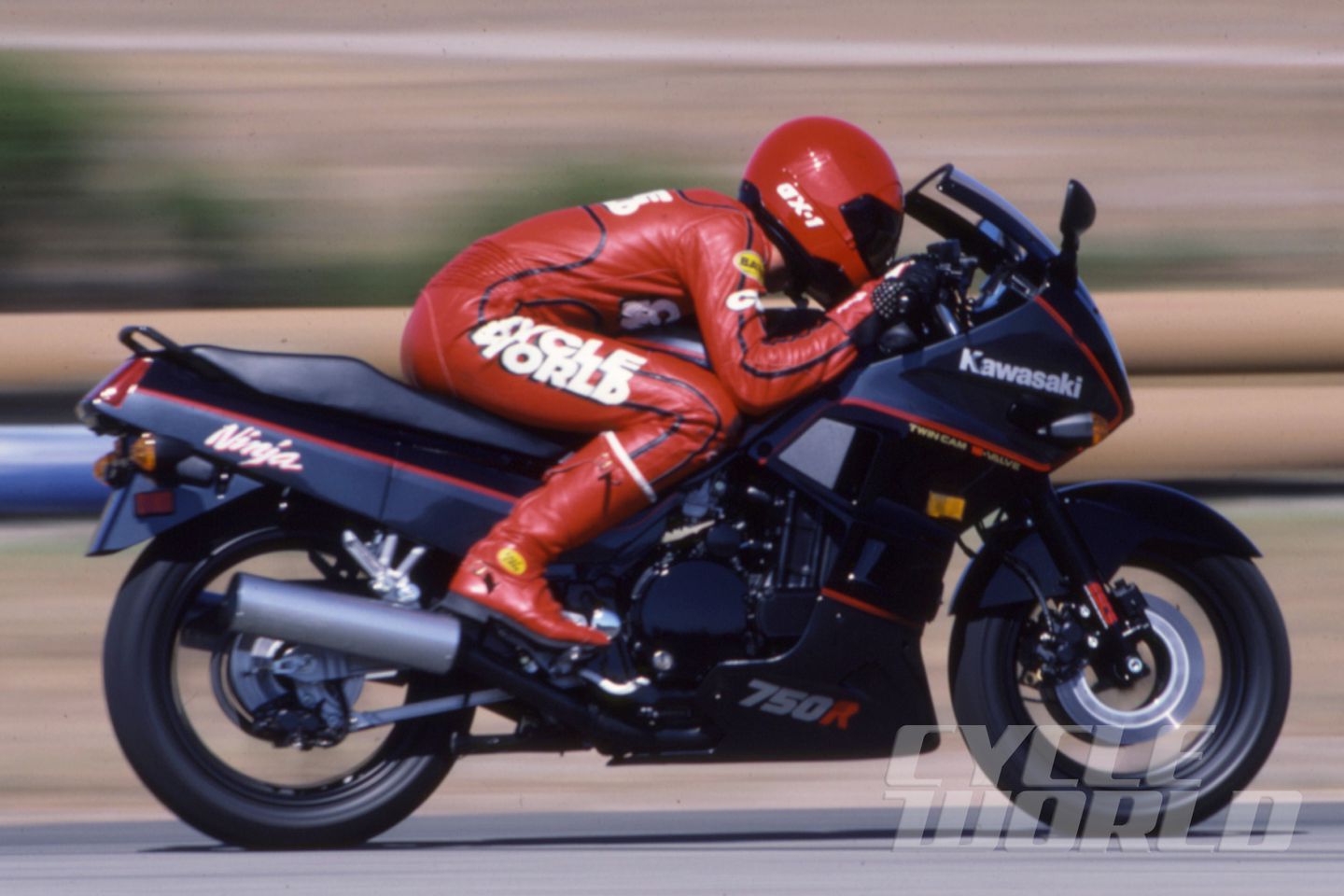Kawasaki Ninja Motorcycle 1984 GPz900 to 1990 ZX-11 | Cycle World