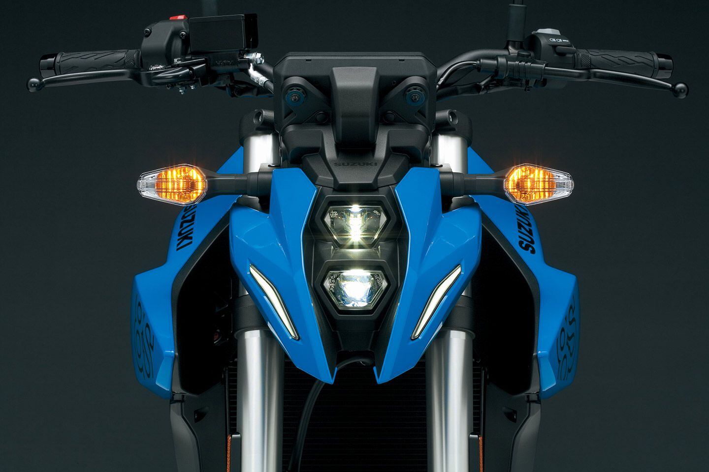 The GSX-8S’ mono-focus headlights.