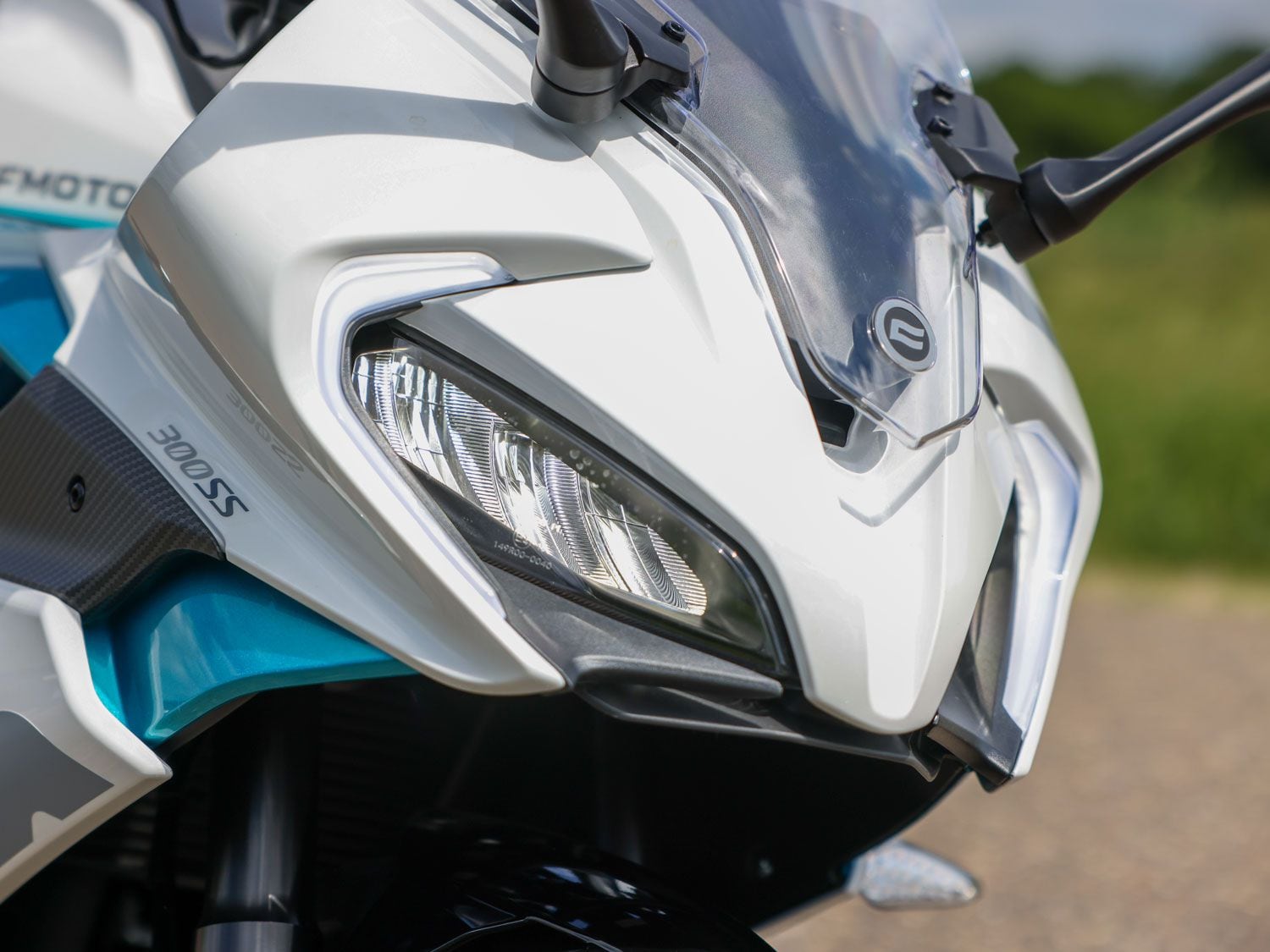 The styling blends well with other Japanese entry-level sportbikes.