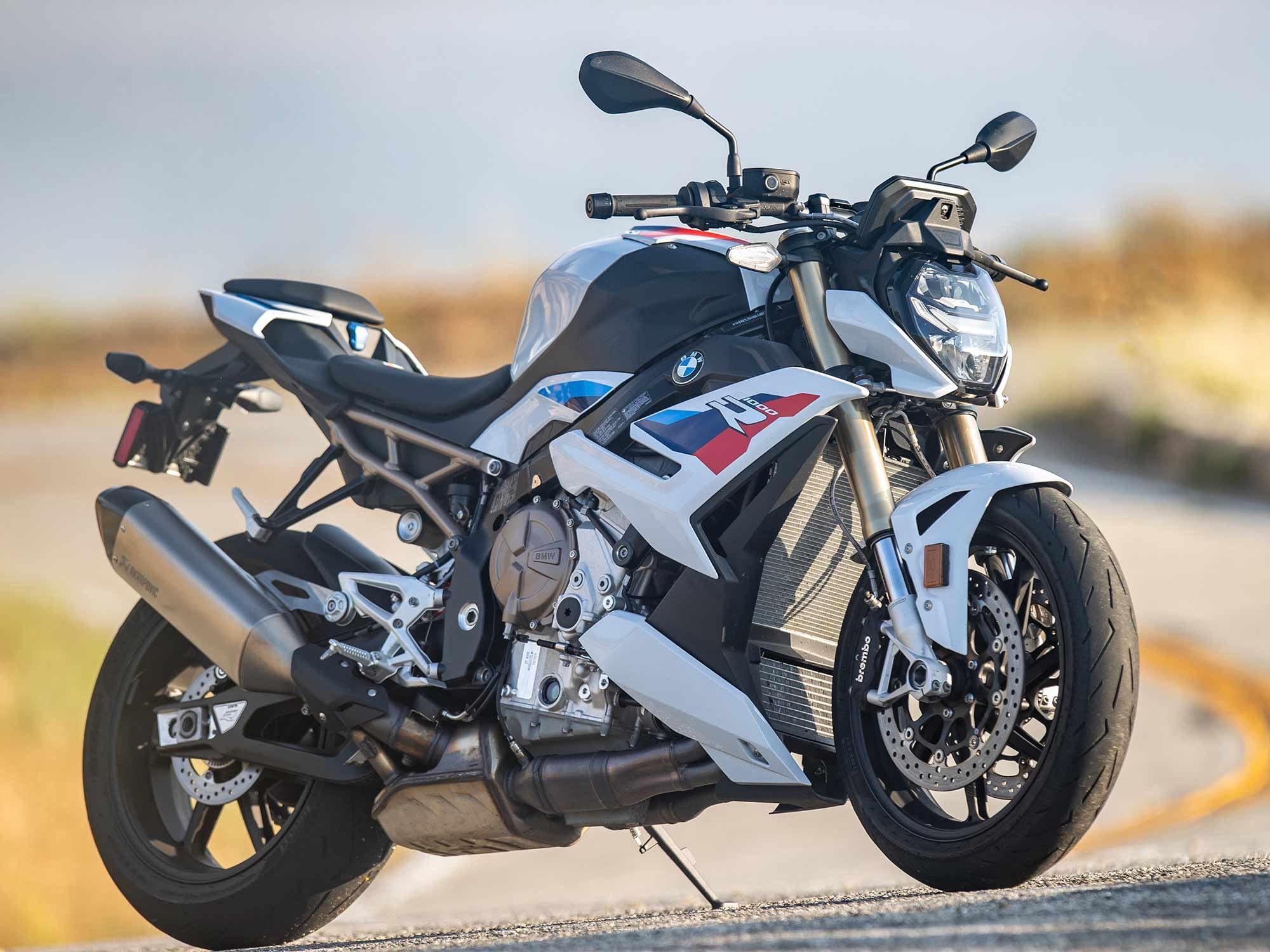 BMW has matched the S 1000 R’s potent engine with a chassis that delivers excellent handling.