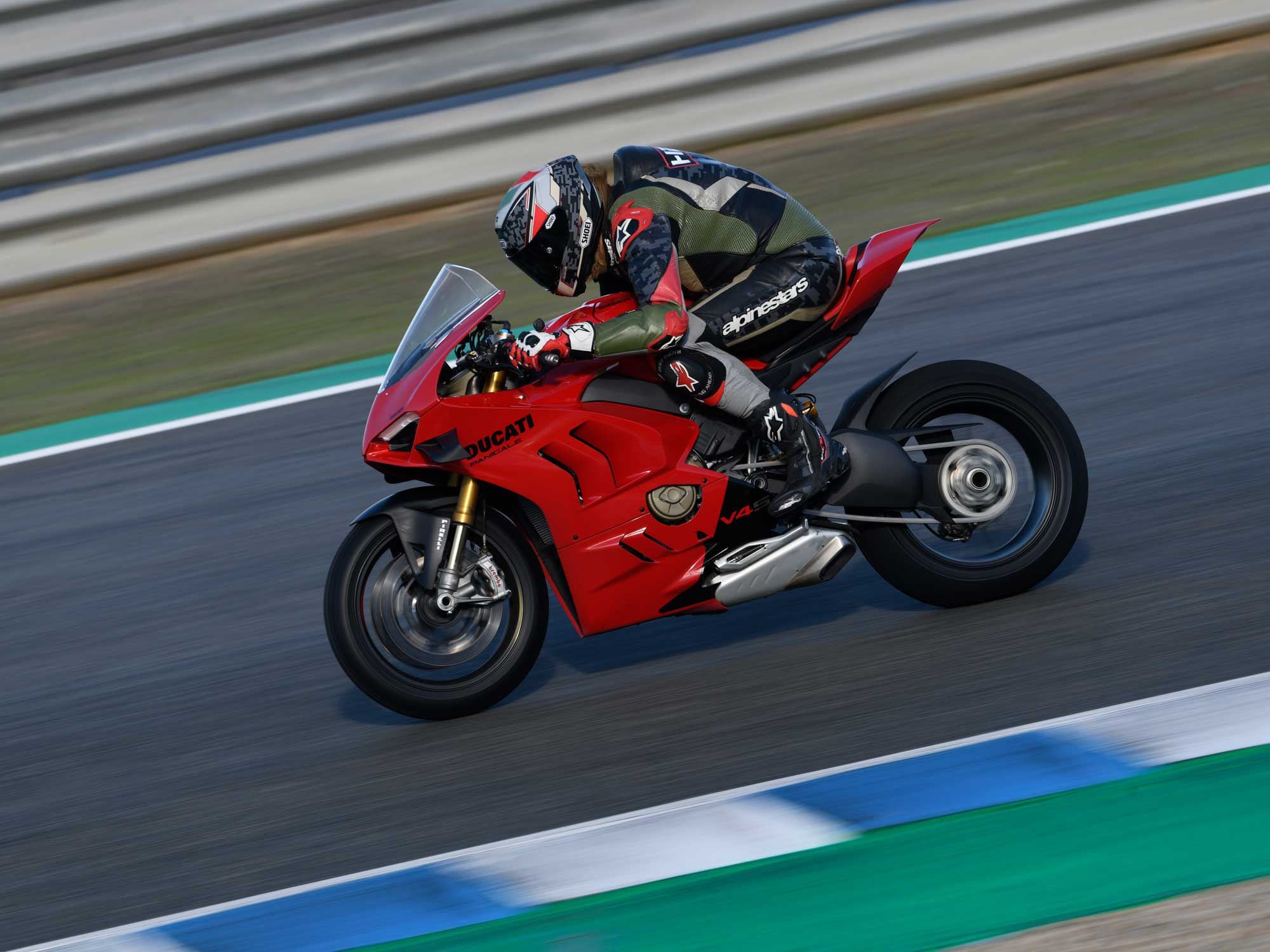 Ducati’s 1,103cc V-Four is easily one of our favorite modern superbike engine’s. It offers plenty of character with a wide, hard-hitting powerband.