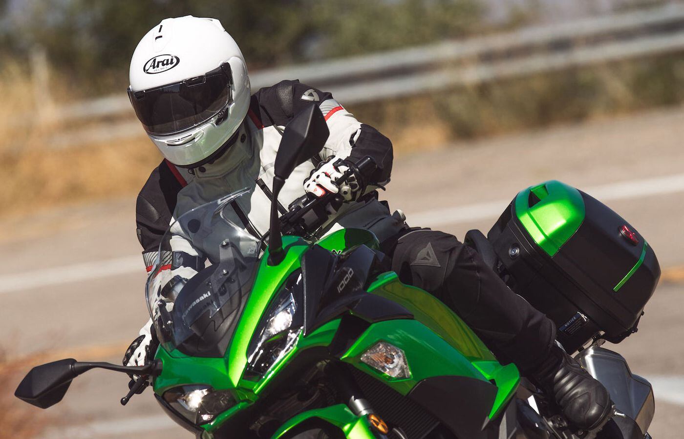 arai dt-x helmet 2019 SUZUKI 2XL The Arai DT Arai DT-X Helmet Review |