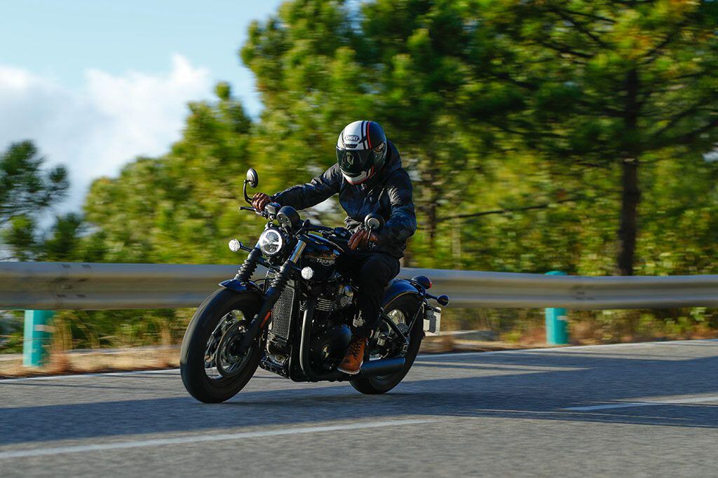2018 Triumph Bonneville Bobber Black Motorcycle Review Cycle World