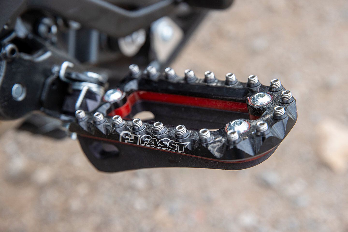 Fasst Company’s Impact Adventure pegs give the rider more support, crucial for the long days we will have racing.