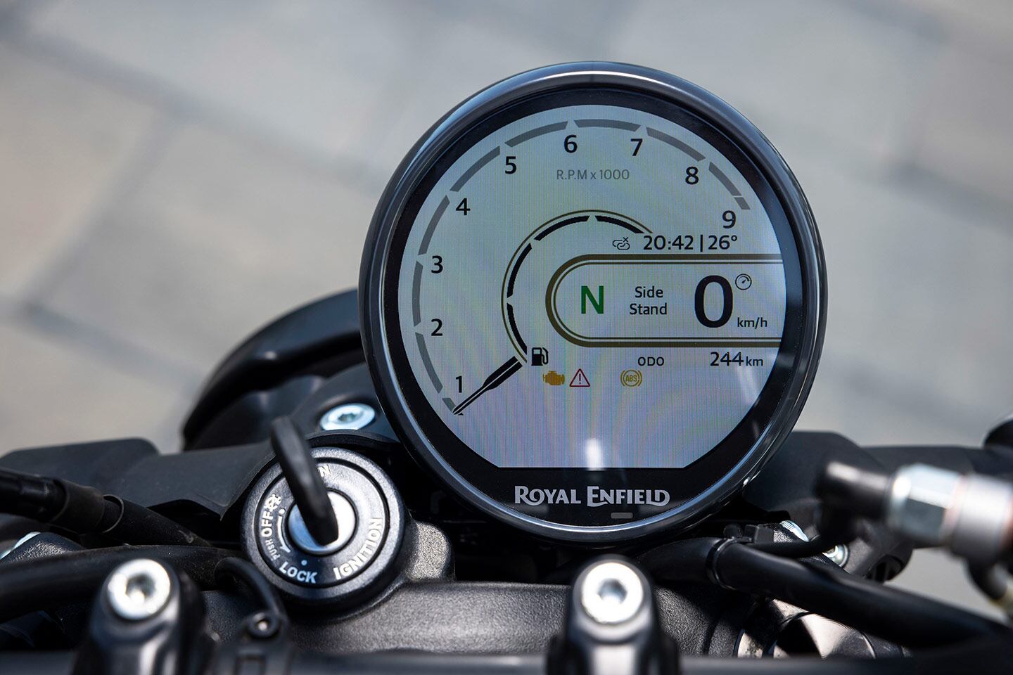The Guerrilla’s middle (Dash) and top trim levels (Flash) come with the TFT Tripper Dash, a 4-inch infotainment cluster that allows for phone connectivity, navigation, bike info displays, and more.