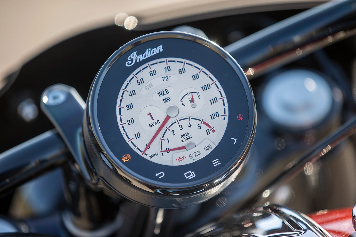 The dial interface is also a touchscreen, allowing for quick interactions on the ride if your gloves are also touch-tech capable.