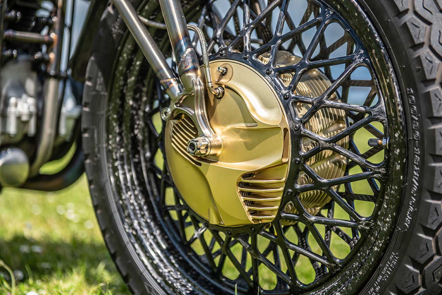 A closer look at the Praga’s dual front drum brakes.