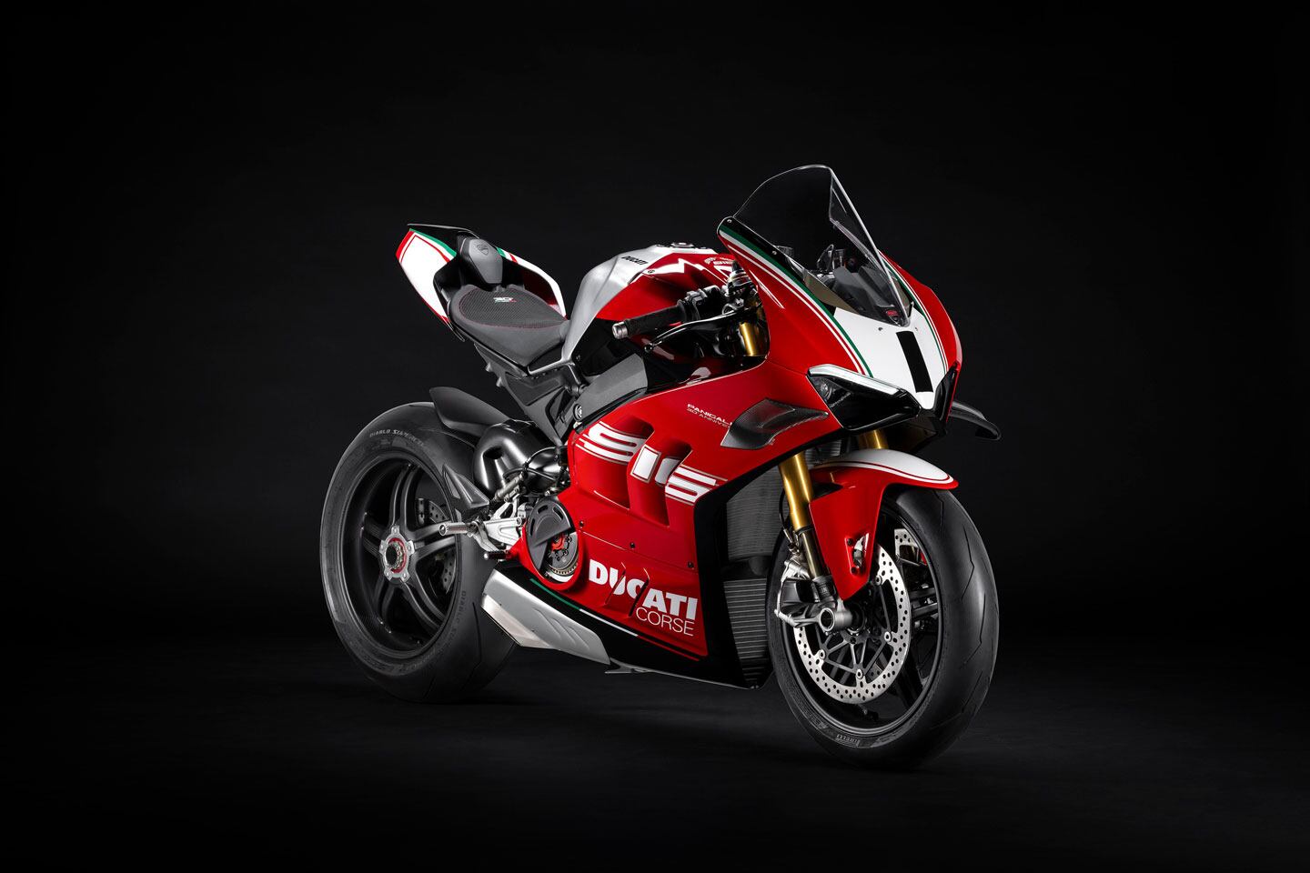 The Panigale V4 SP2 30th Anniversario 916 is a mouthful of a name, but the bike is a heck of a way to celebrate the motorcycle that charted the future course of the Borgo Panigale brand. The tricolore framing the number plate brings back all sorts of memories of Ducati’s superbike glory days.