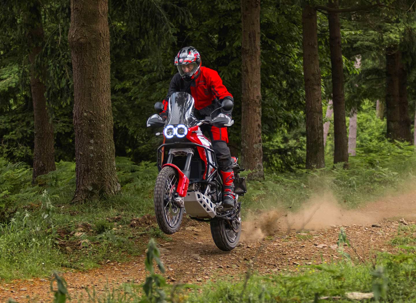 Otherwise the new Discovery is pretty close to the base DesertX model, with the same suspension, electronics package, seat height, and fuel tank.