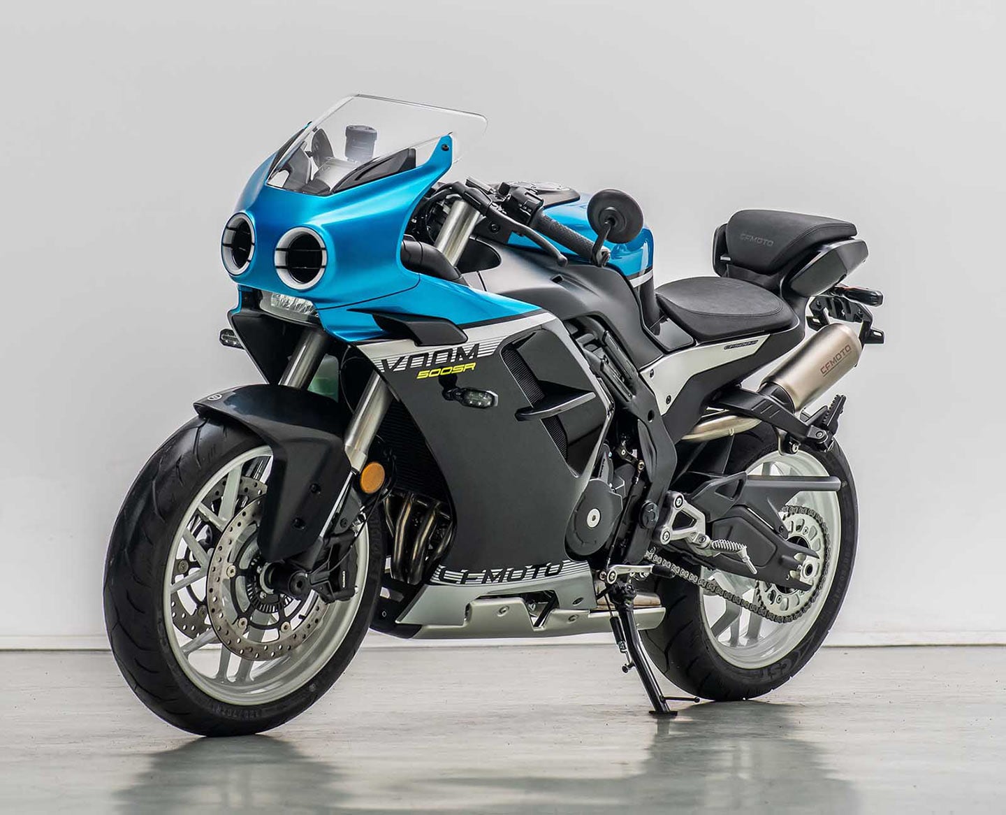 CFMoto’s 500 500SR Voom in blue and black.