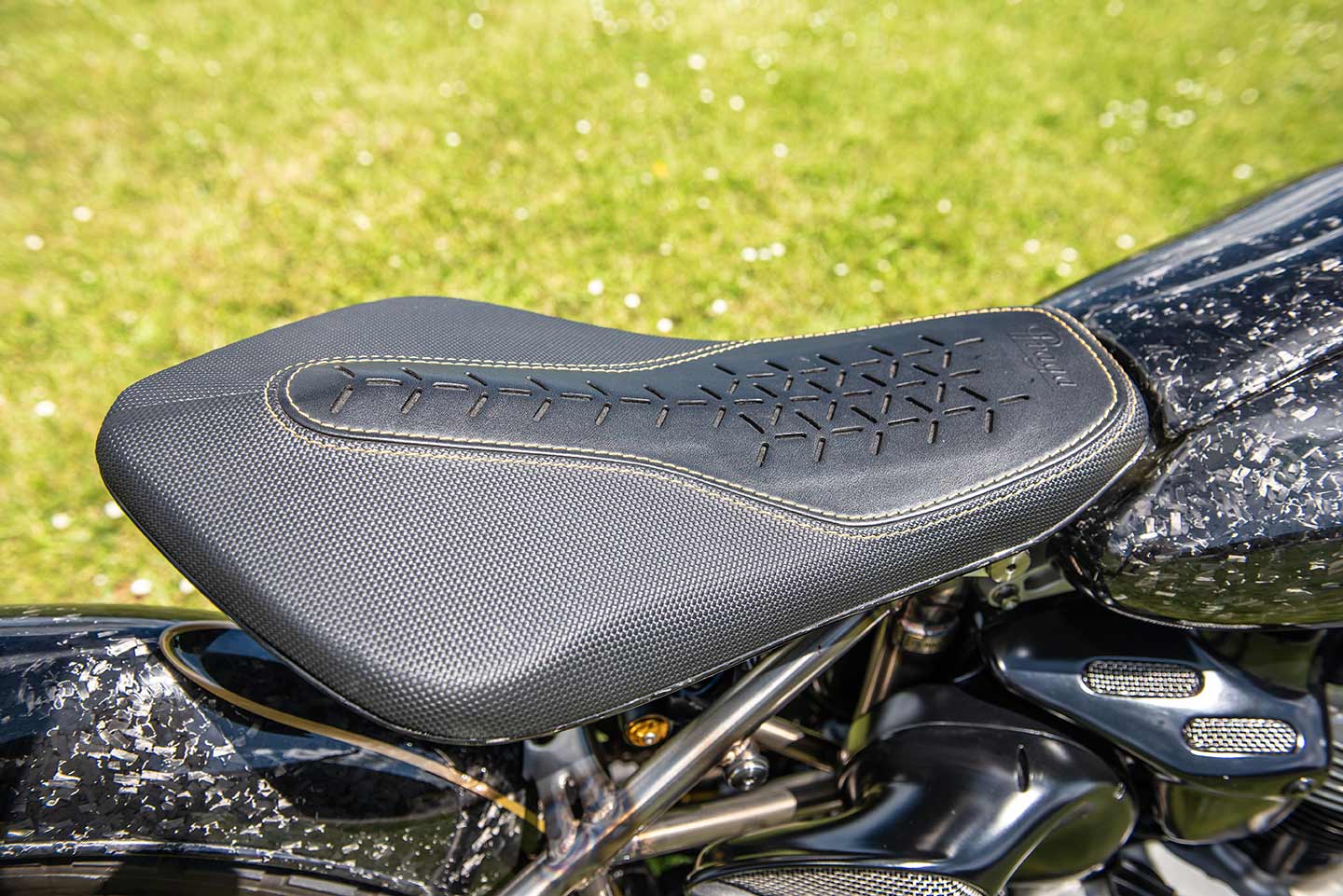 Beneath the seat sits a Öhilns damper to help minimize road shock to the rider.