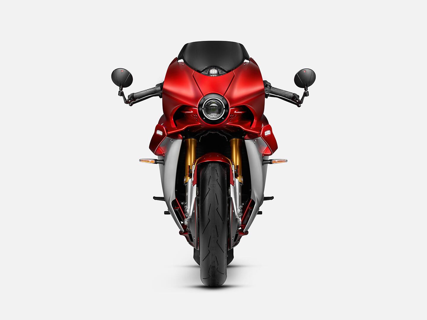While the 1000 Serie Oro resembles smaller-displacement Superveloces, it is more aggressive with its air intakes and winglets.