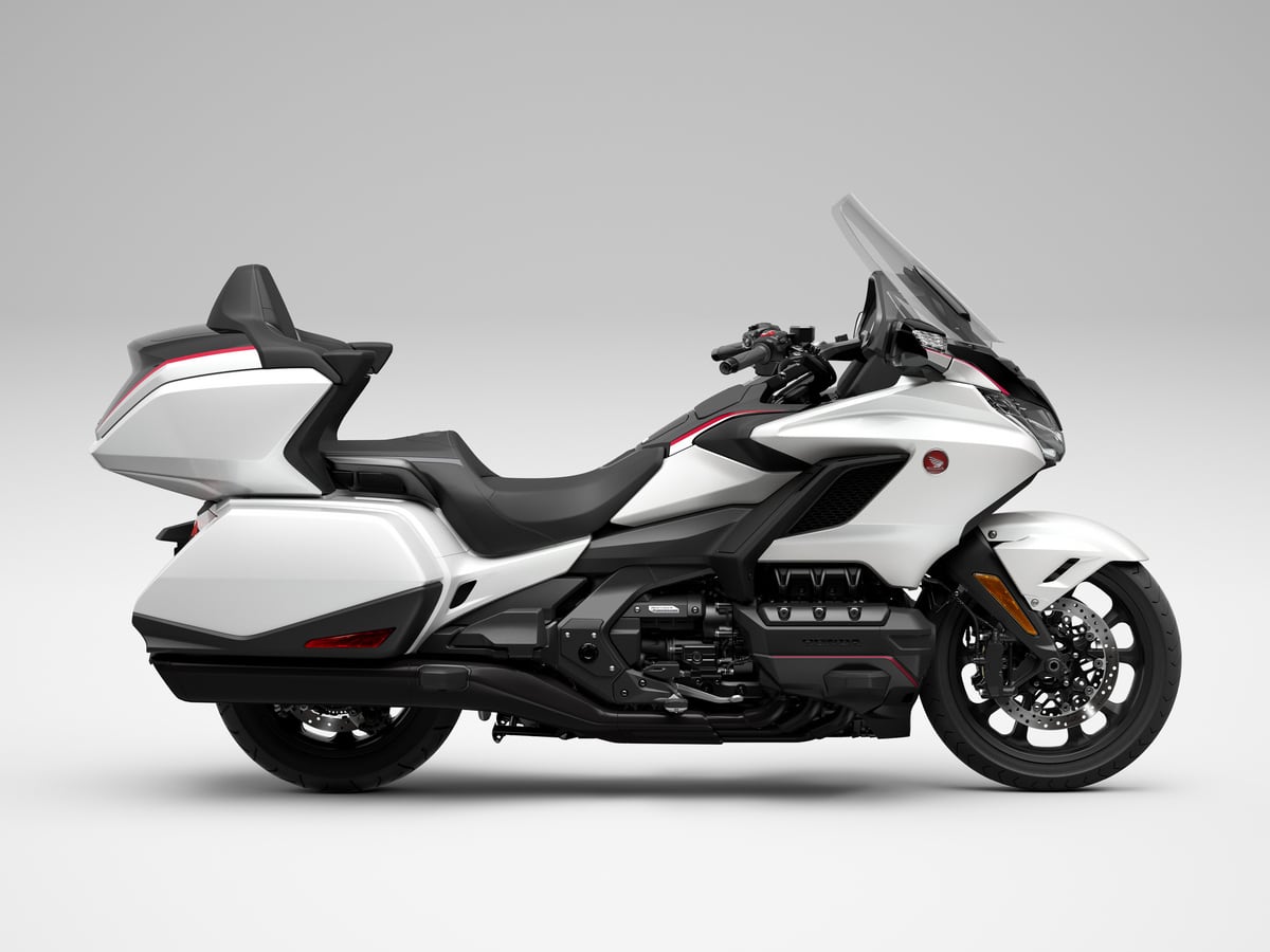 The 2024 Honda Gold Wing Tour Airbag Automatic DCT.