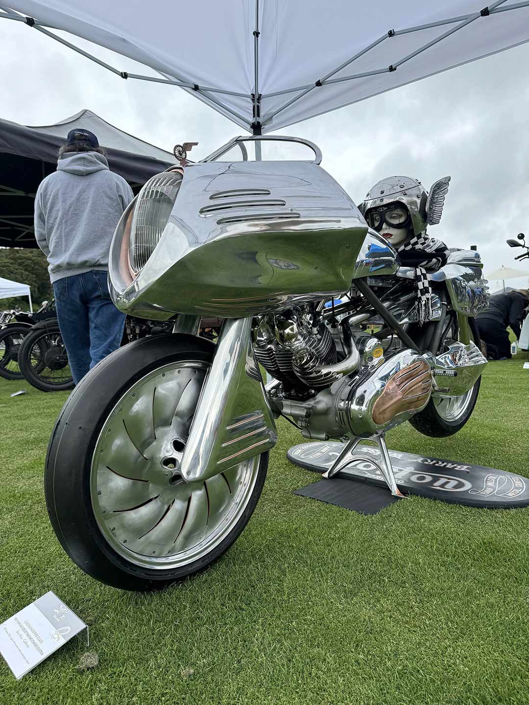 The extraordinary craftsmanship on Barry Weiss’ sculptural Seeley-Norton Commando, with a vintage Seeley racing chassis, came courtesy of Johnny Green and Evan Wilcox, and convinced the judges to award it Spirit of the Quail honors this year.