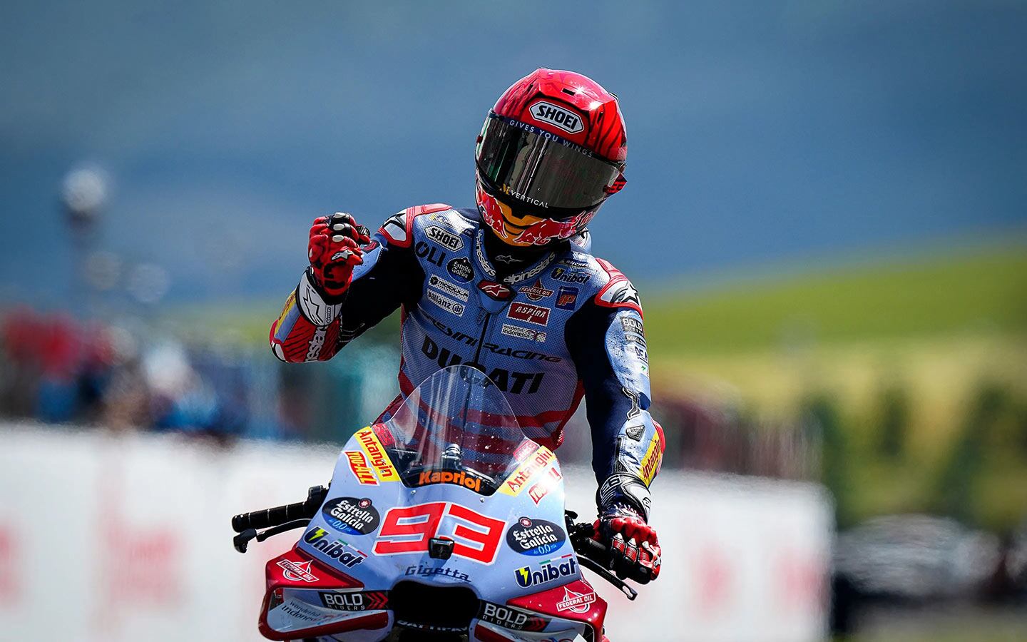Lorenzo says he is sure Márquez will win another title before retirement.
