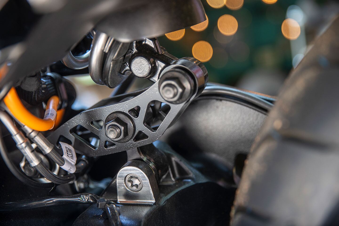A progressive linkage helps keep the ride plush and comfortable on the highway, while still eating larger bumps with ease on backroads.