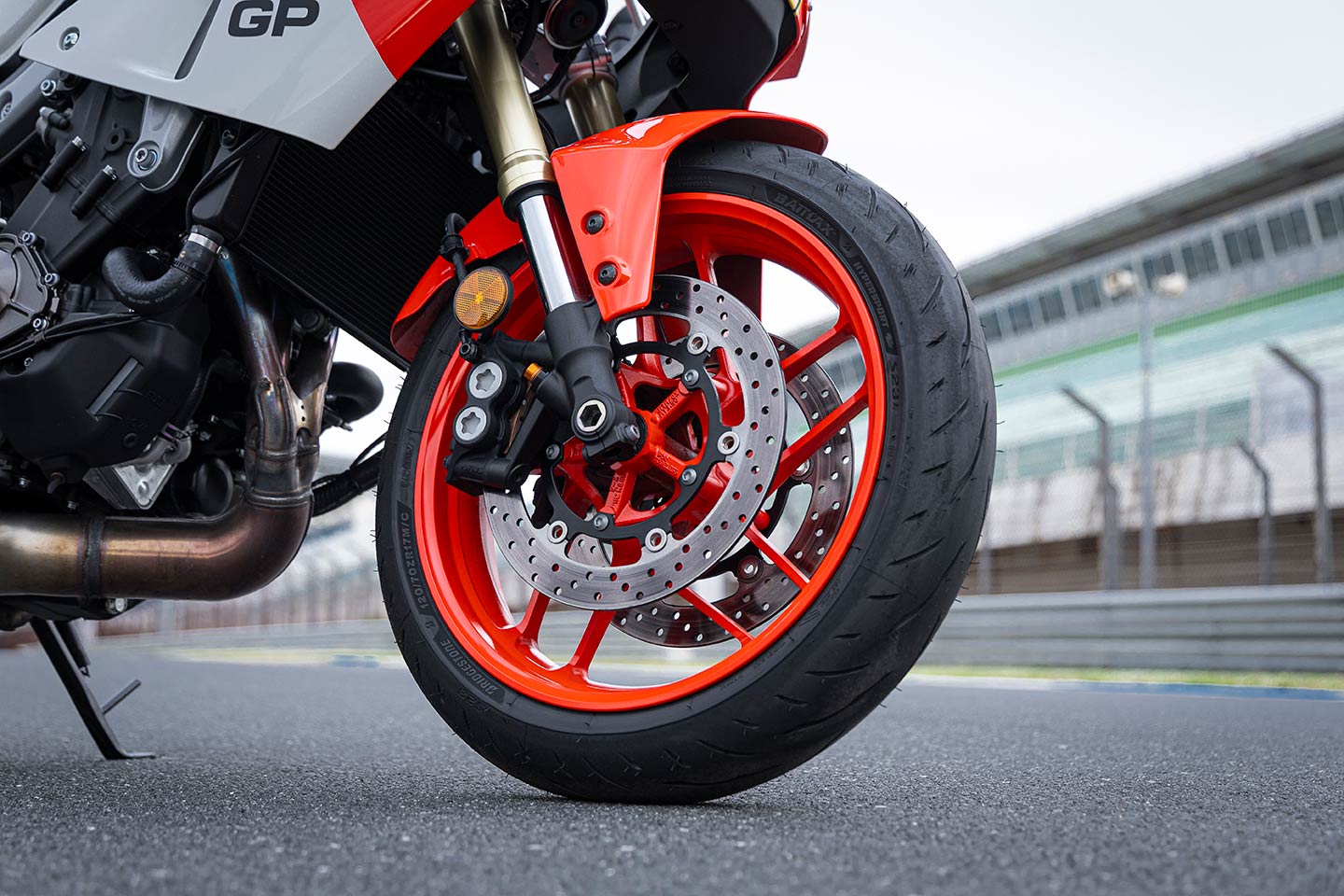 The brakes on the XSR900 GP haven’t been upgraded like the suspension, but there is no need for that.
