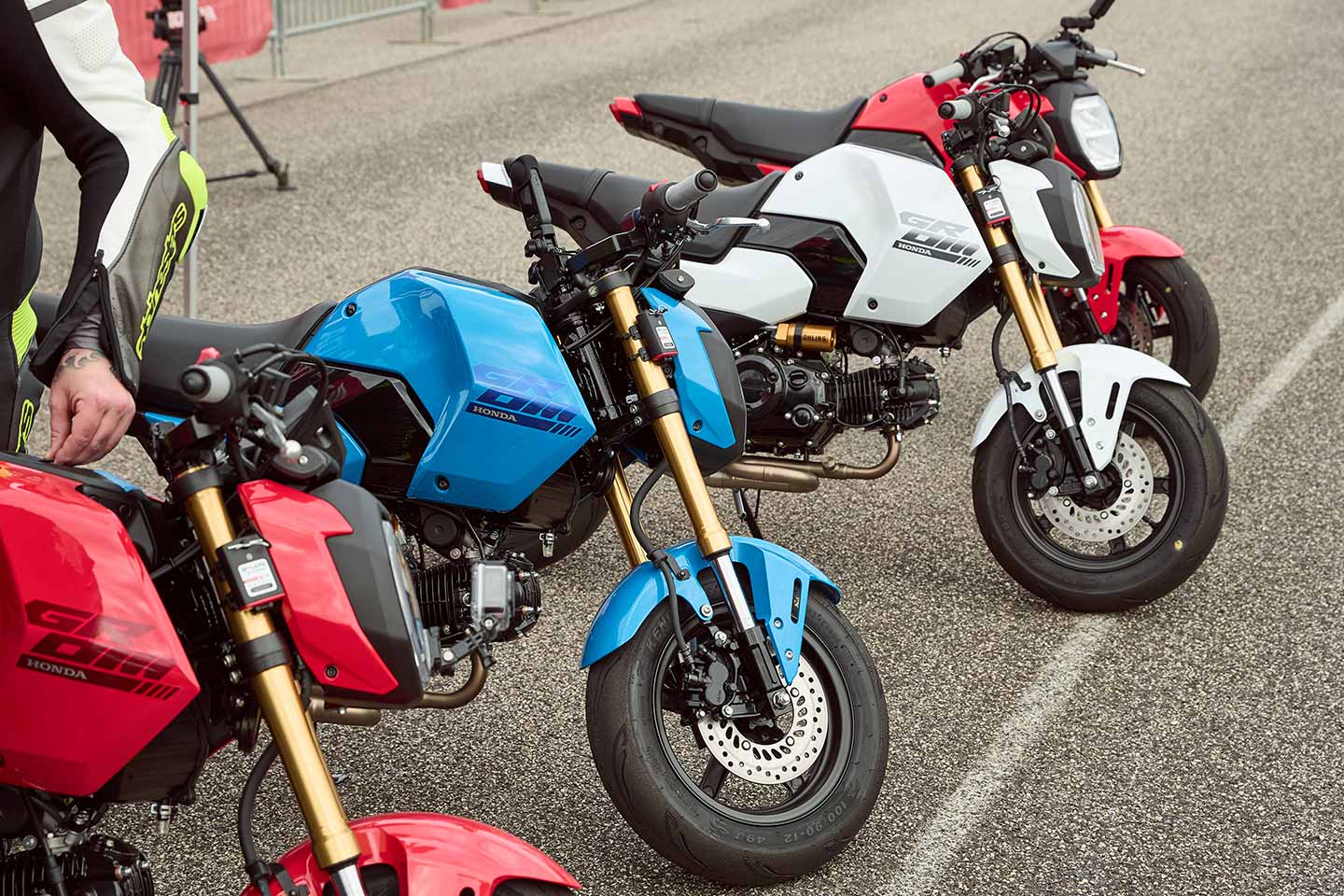 Racebikes! MNNTHBX track-prepped five Groms for a little endurance racing action. Notice the reservoir for the Öhlins shock, Kenda tires, and clip-on handlebars mounted to new top triple clamp. Not shown is an Öhlins cartridge kit and Yoshimura exhaust, all things that made these Groms an absolute blast around a track. If you haven’t tried minimoto racing, you absolutely should!