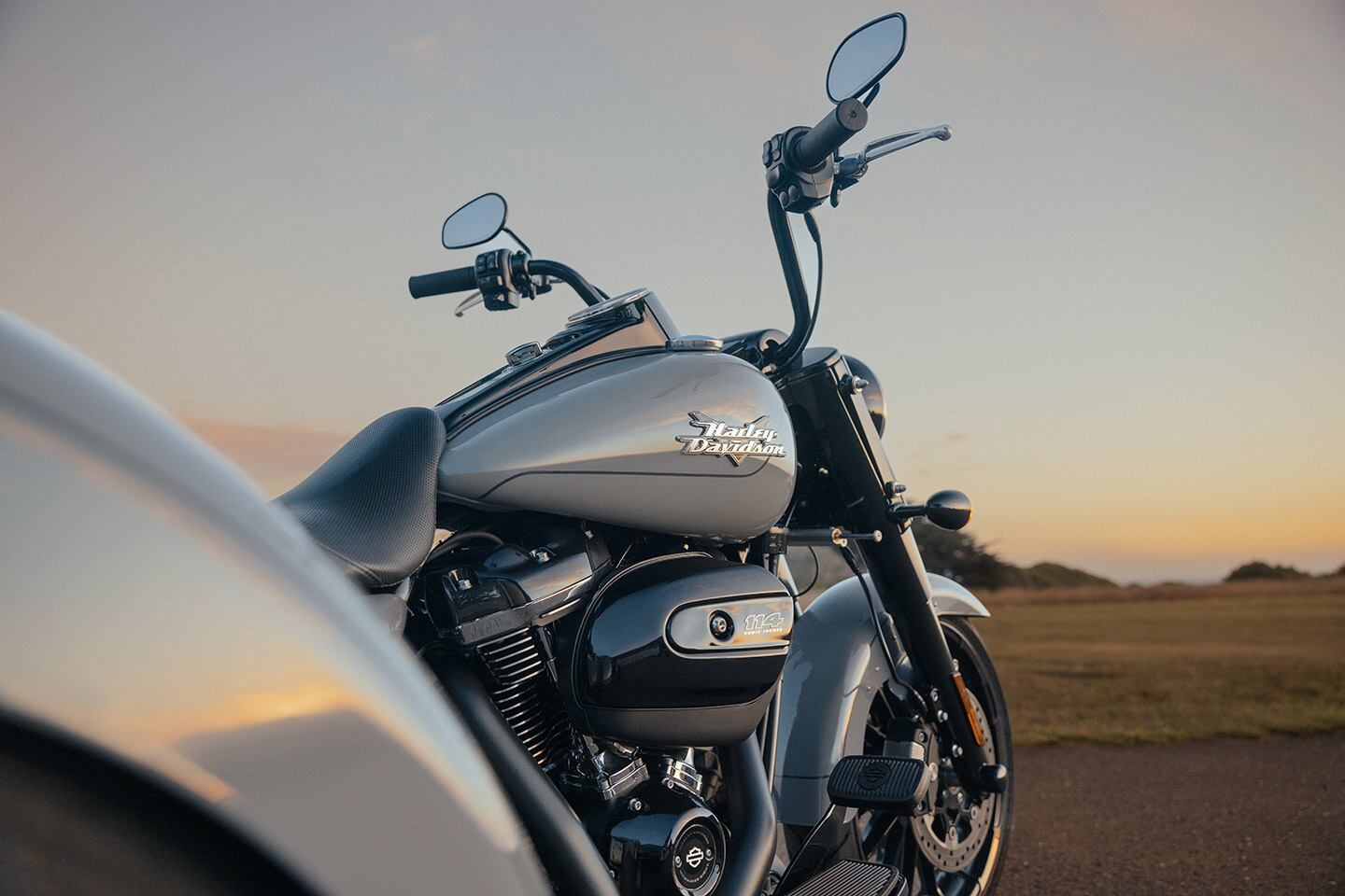 The Freewheeler’s 6-gallon tank has the iconic shape of many a cruiser to come before it.