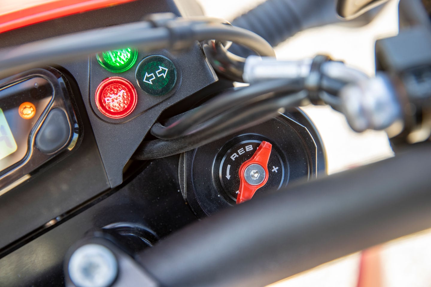 The 48mm WP Apex fork offers damping adjustment via turn-by-hand clicker dials.