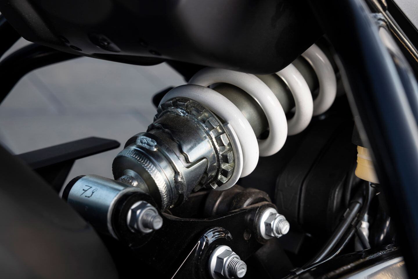 A preload-adjustable monoshock provides 5.9 inches of rear wheel travel.