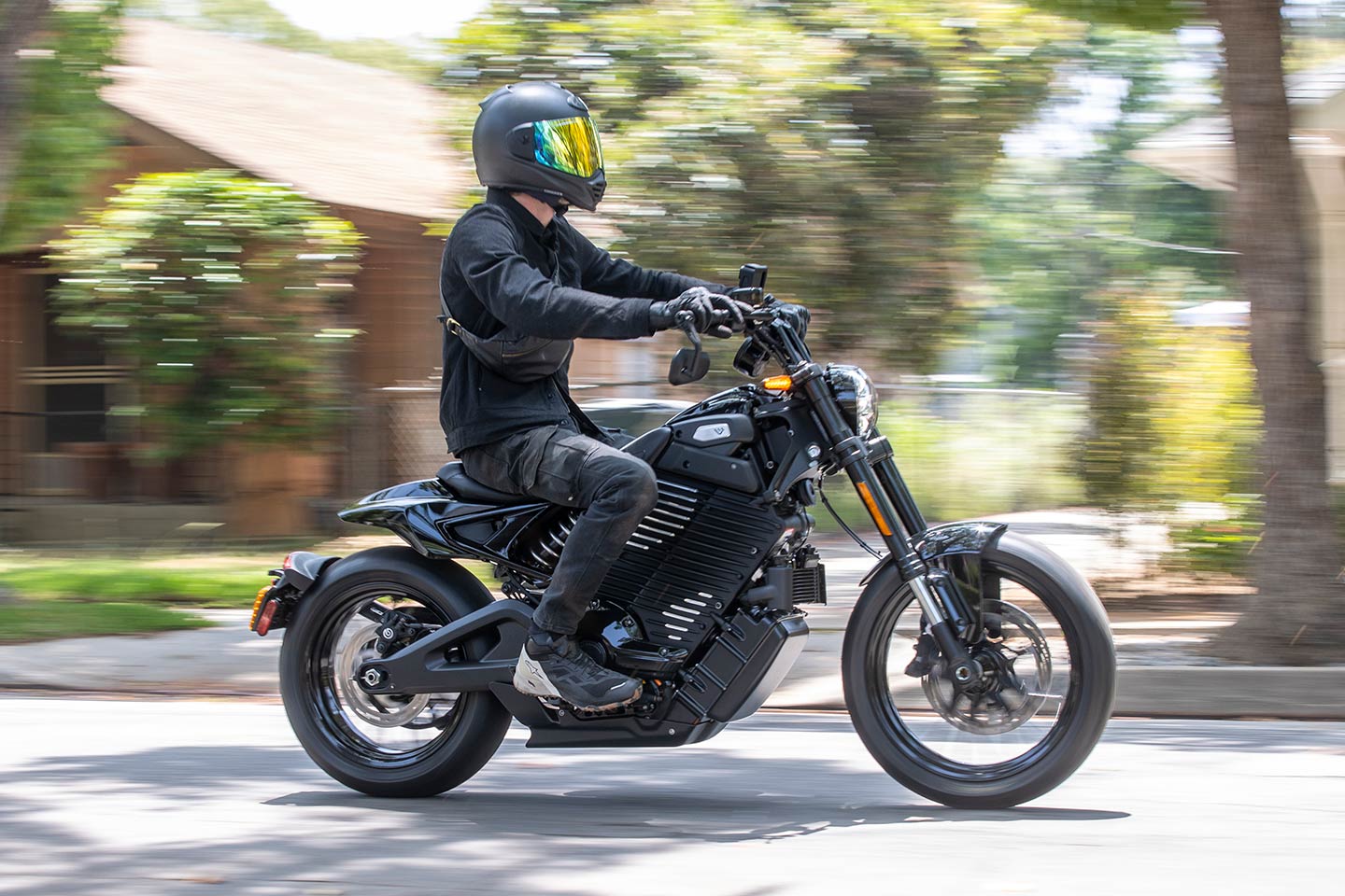At 6-foot-4, Morgan is comfortable on the Mulholland with an easy reach to the handlebars and well-placed mid-controls.