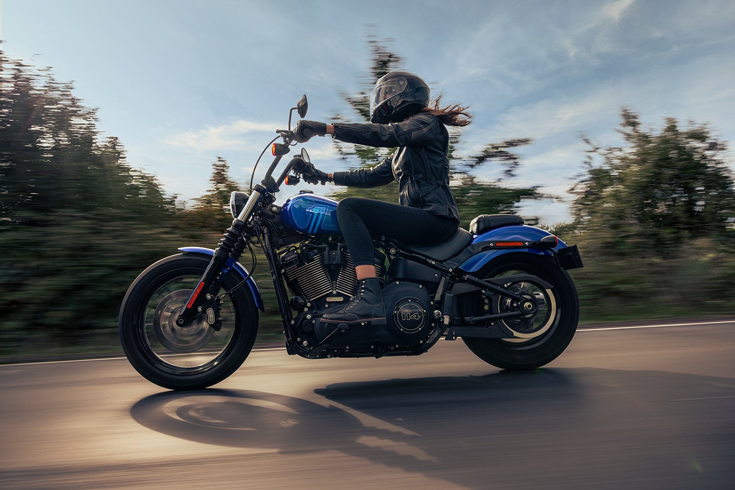 Mid-mount controls don’t offer the most legroom for taller riders.