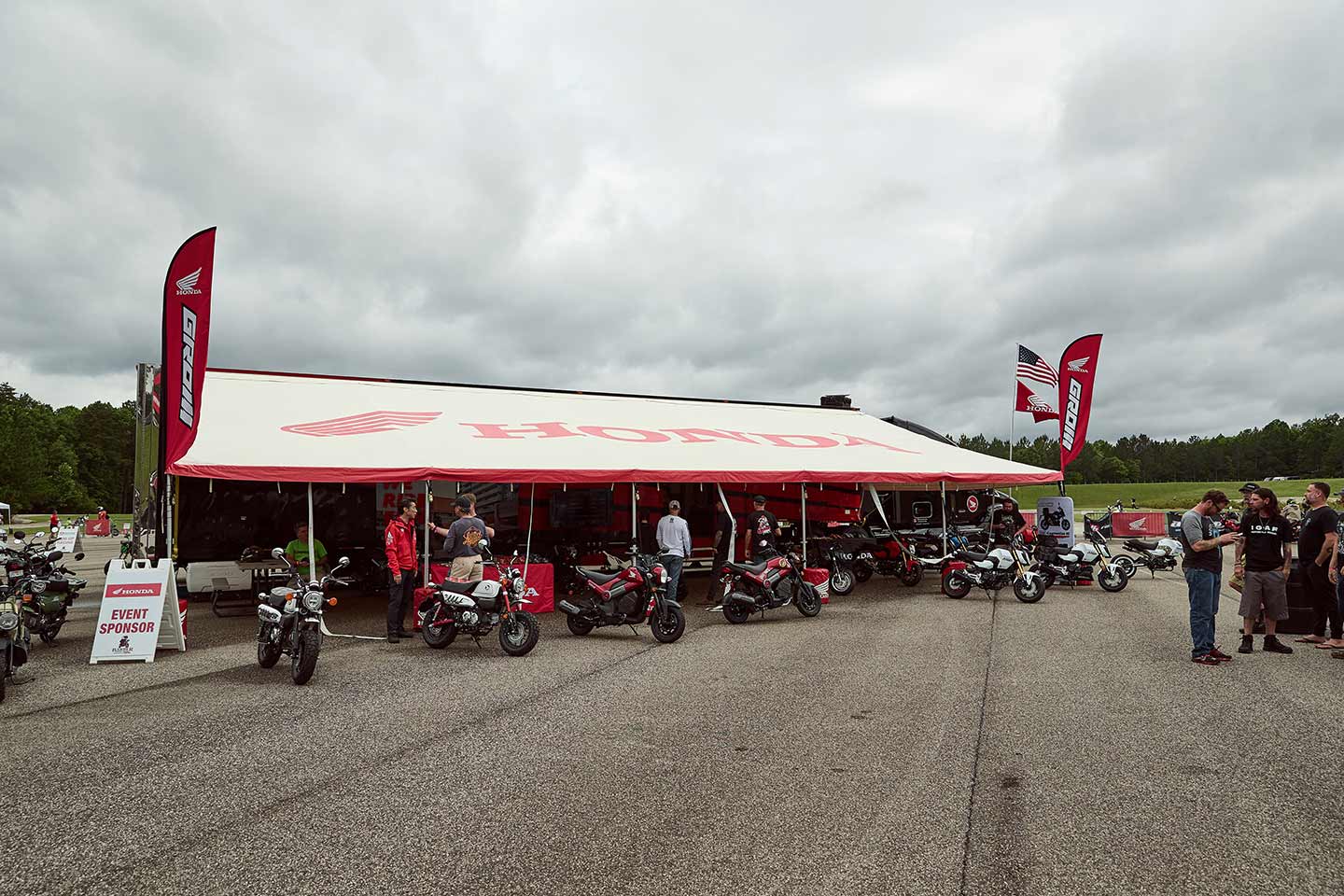 Honda has fully embraced the minimoto scene since the early years of modified Ruckus scooters and been a big Small Bore supporter going back to the Smoky Mountain Crawl days. Thanks to its massive investment in the category and diverse lineup, it’s become the standout brand at events like Small Bore, with the vast majority of people rolling in on Groms, Trail125s, and Monkeys. That doesn’t include the countless vintage machines that people cruise in on either.