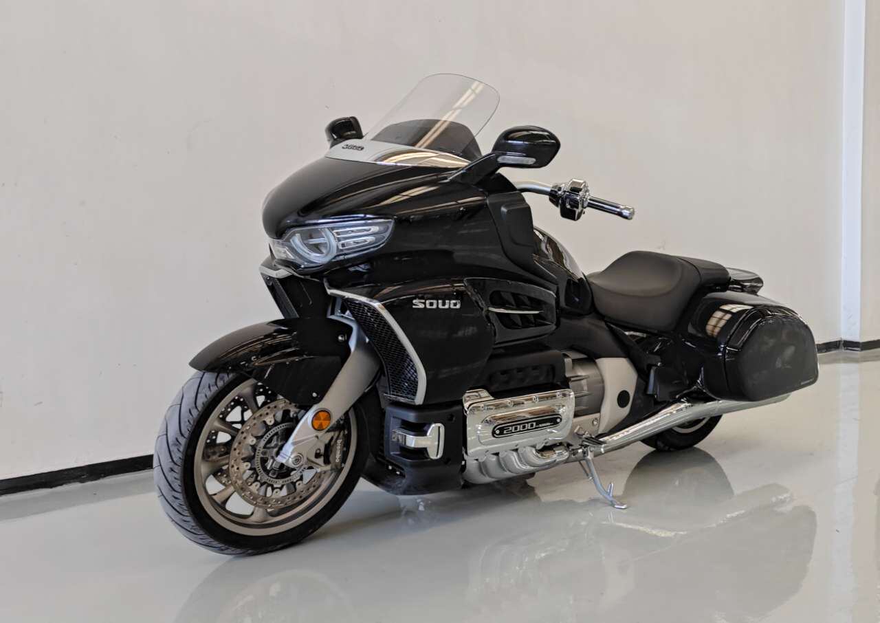 The Souo S2000ST forgoes the top case just as standard Honda Gold Wing does.