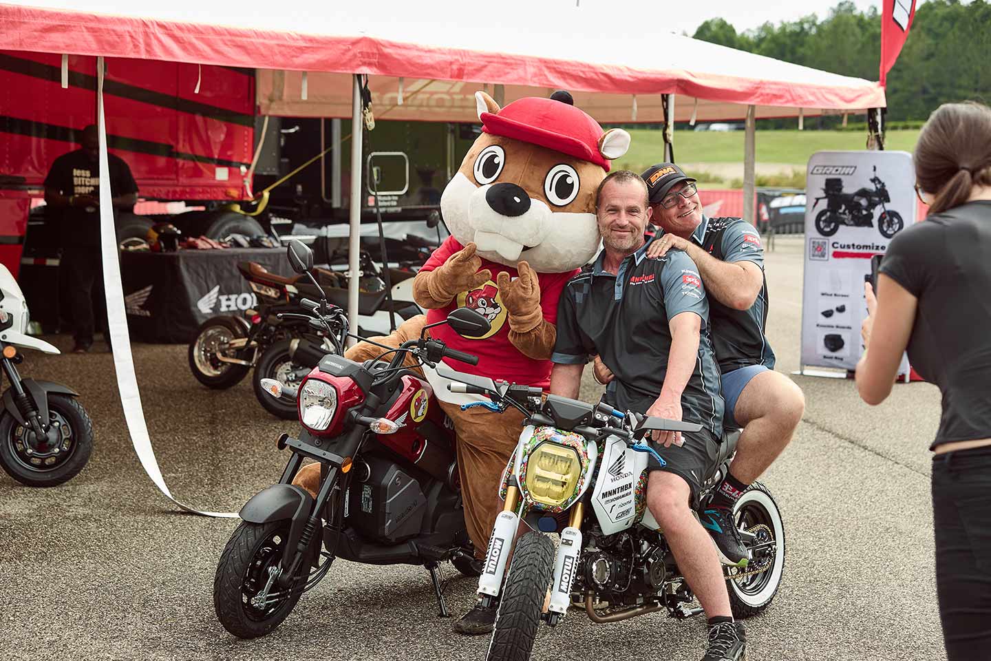 Greg Hatcher and Kevin Estep (part of the MNNTHBX team) pose with their 2025 custom Grom build and the Bucc-ee’s mascot. It may seem like just another picture, but this snap tells you everything you need to know about Small Bore: It’s an event that was built around minibikes, good times, and things that make you wonder, “Did I see that right?”