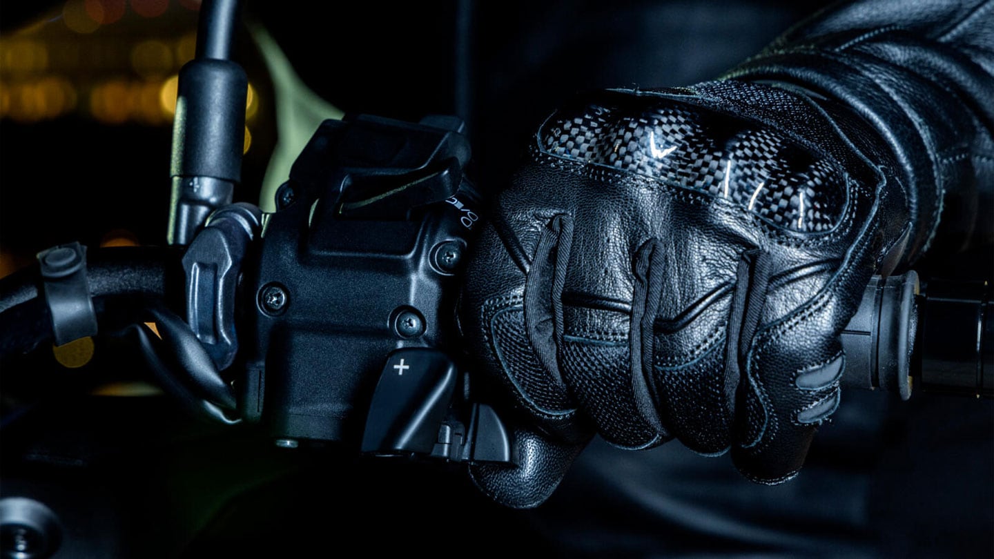 On the left bar pod sit a pair of triggers for manual operation.