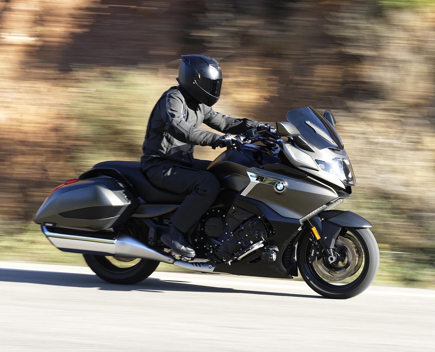 Riders going the distance will dig the K 1600 B’s broad front fairing, electronically adjustable windscreen—and a really long list of other up-to-date bells and whistles.