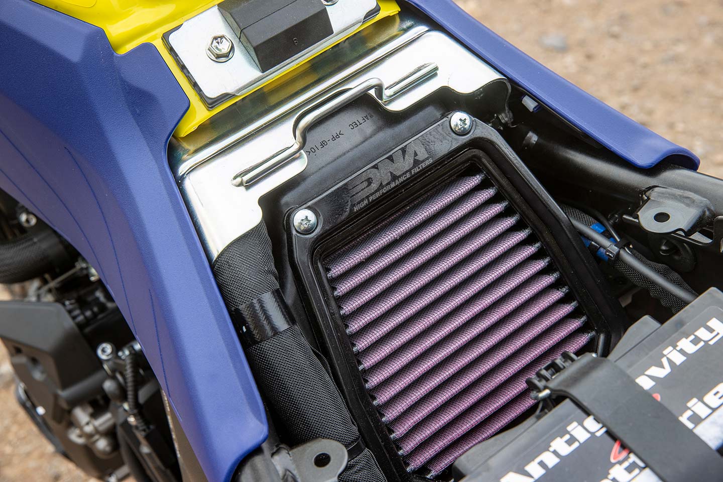 Breathe deep, V-Strom. DNA’s air filter and Stage 2 airbox lid replacement are clearly free of restrictions.