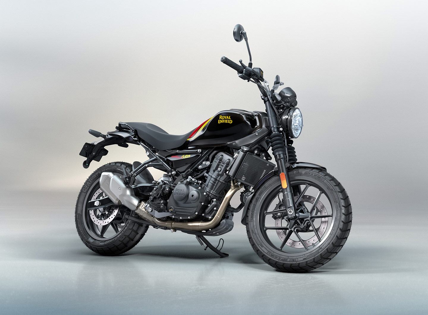 The new naked roadster strips off much of its Himalayan references, but keeps the 452cc liquid-cooled Sherpa engine and part of the frame. Here’s the Analogue variant in Playa Black.