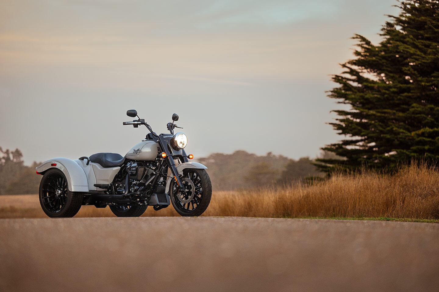 The Freewheeler is available in three colors, all of which feature blacked-out finishes.