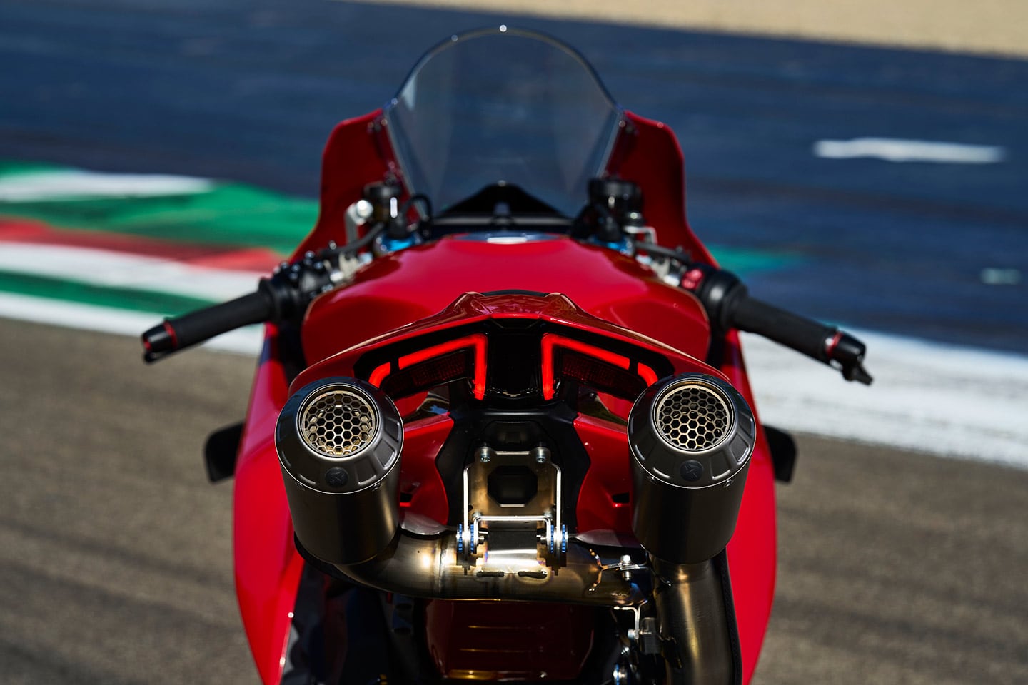 The Akrapovič accessory exhaust boosts the peak power for track use to 228 hp.