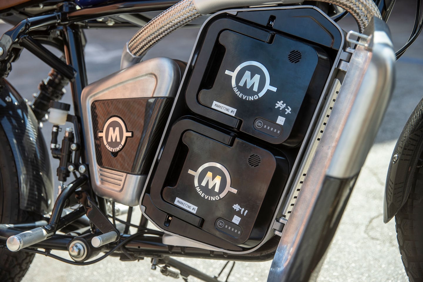 Dual 2.7kWh batteries weigh 36 pounds each and can be easily removed for remote charging.