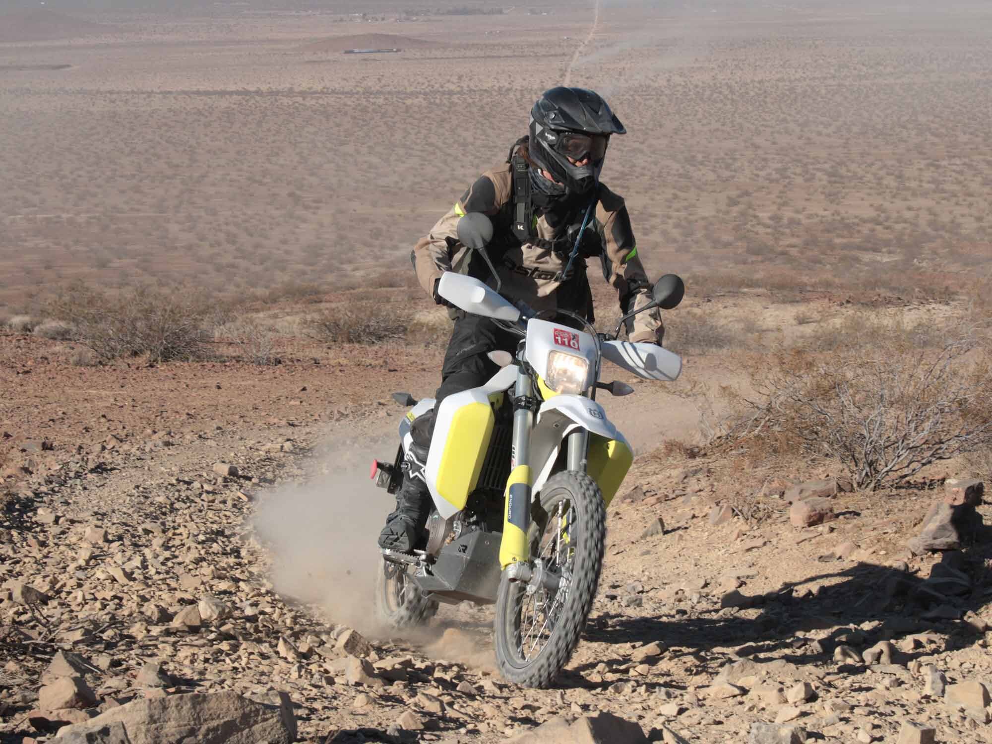 The seemingly endless dirt roads that traverse California’s open desert hold a unique type of beauty. The Alpinestars Halo Drystar demonstrates its versatility with sleeves removed.