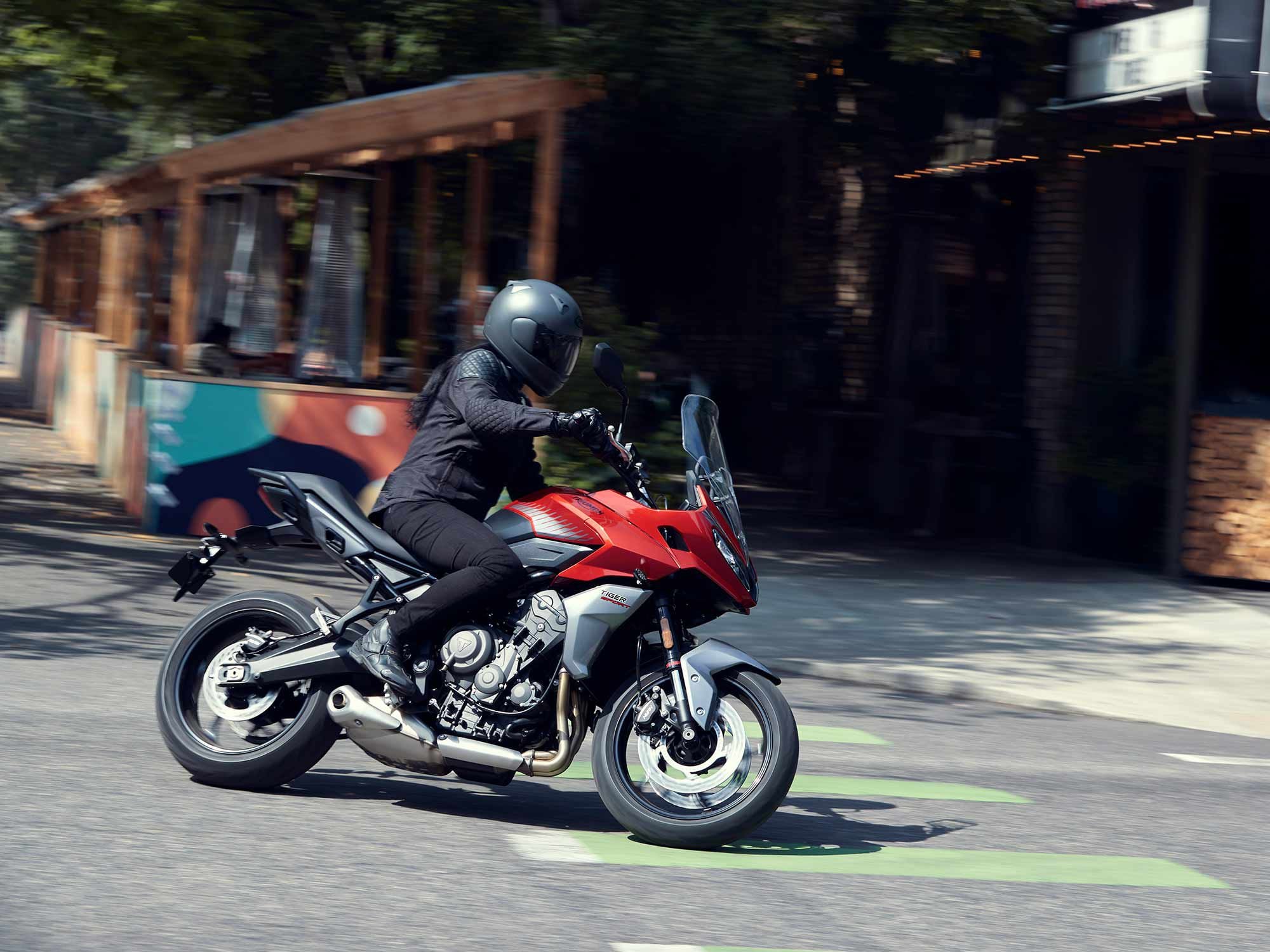 Despite its adventurous design, the Tiger Sport 660 is a happy urban commuter.