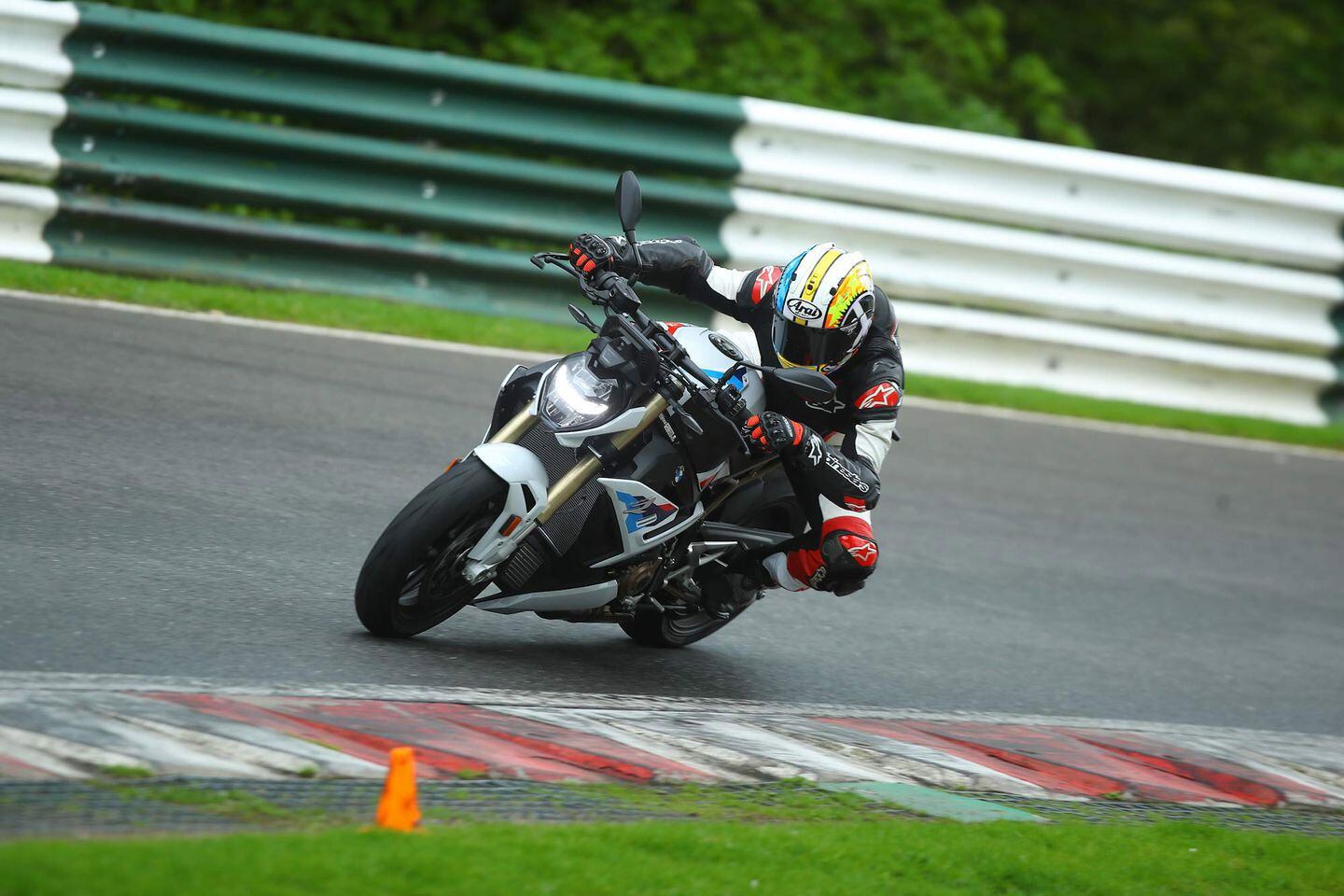 2022 BMW S 1000 R (M-series).