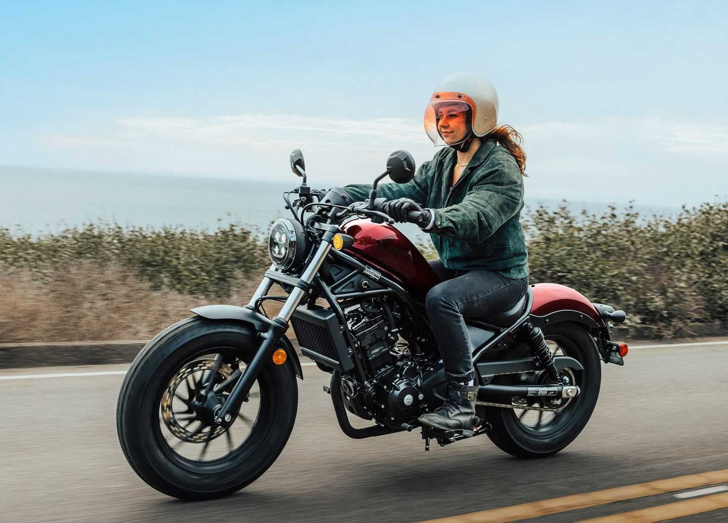 Midsize online cruiser motorcycle