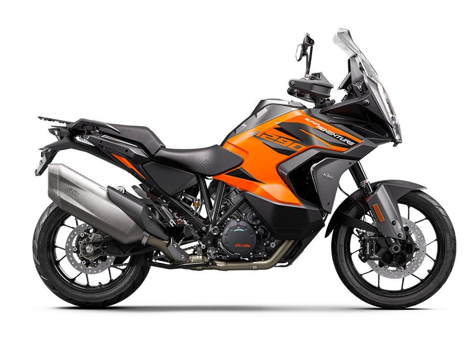 Both the 1290 S and R models get a redesigned chromoly steel frame and a new, longer swingarm. Airbox and exhaust are new as well.