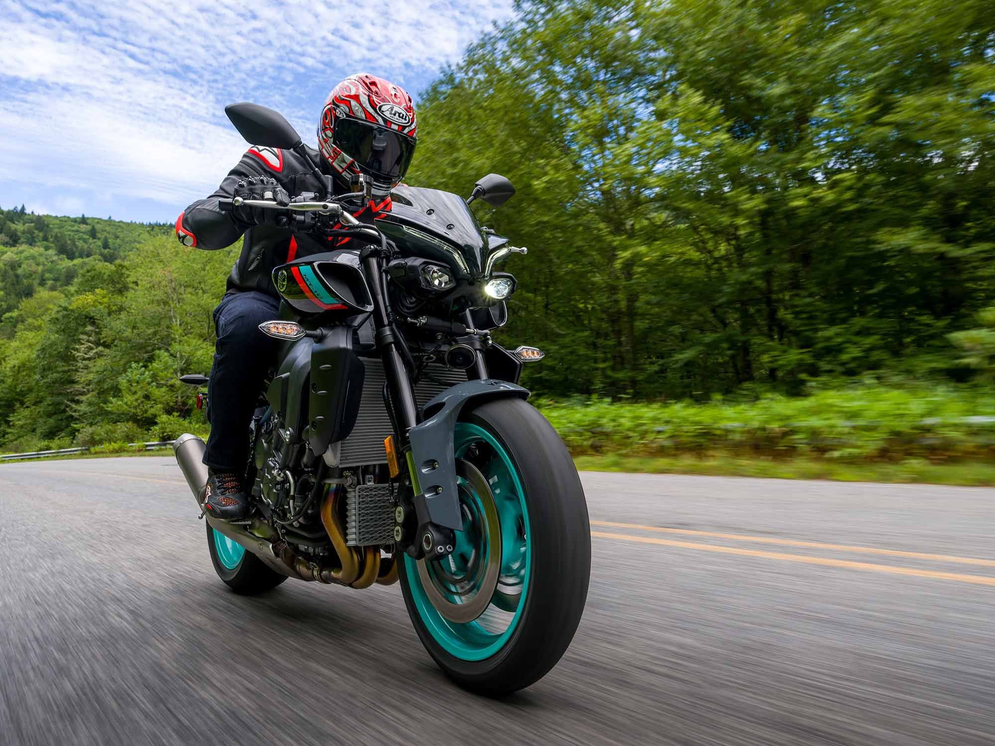 The MT-10’s styling is aggressive and insectile, but the brand-new mono focus LED headlights punch a decent hole through the dark tunnels on the Blue Ridge Parkway.