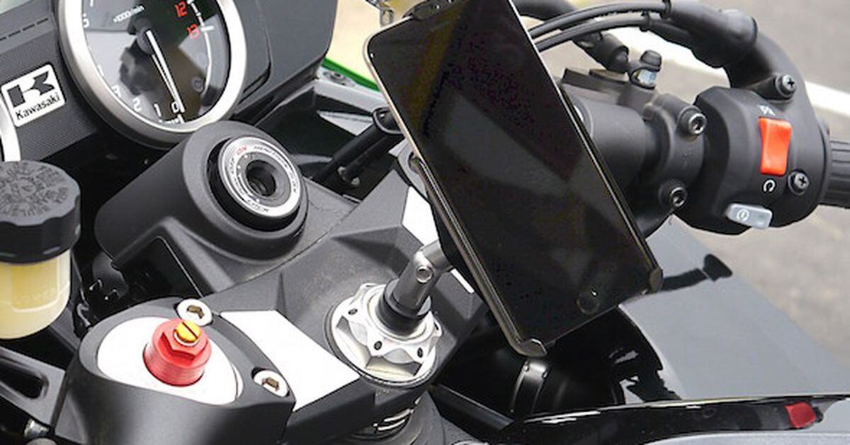 Leader Motorcycle Introduces Phone, GPS Steering Stem Mounts for Sport