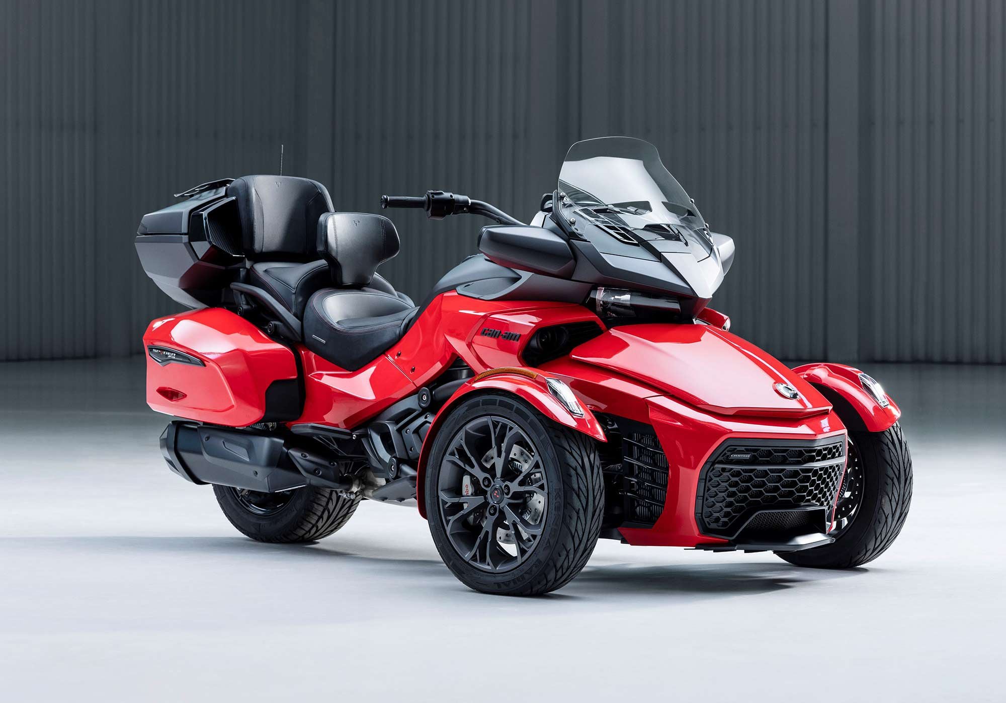 The Spyder F3 Limited Special Series gets new Viper Red coloration and Carbon Black colored parts; a new seat, new KYB shocks, and top case rack also make the scene.