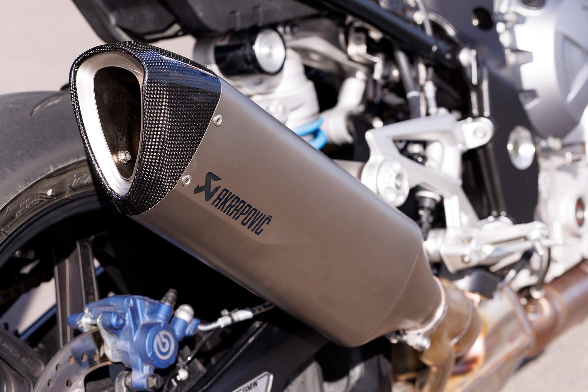 The titanium Akrapovič exhaust silencer not only looks fantastic, it sounds equally so.