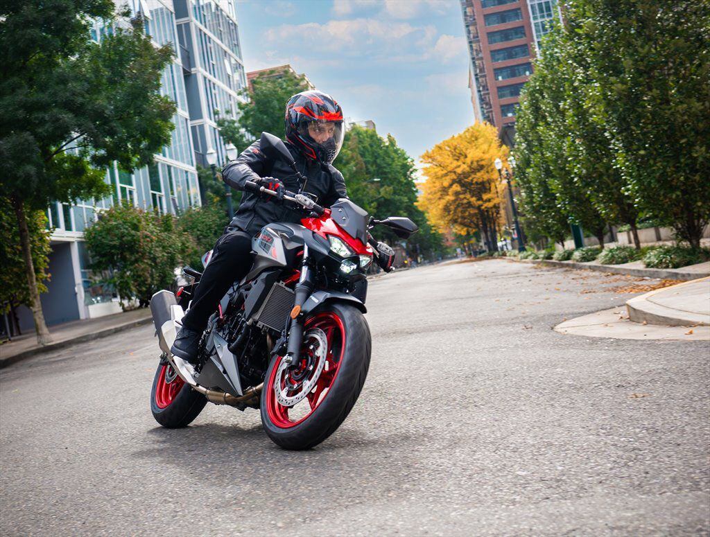 The Z500 SE ABS, sporting a sleek bellypan and radiator guide.