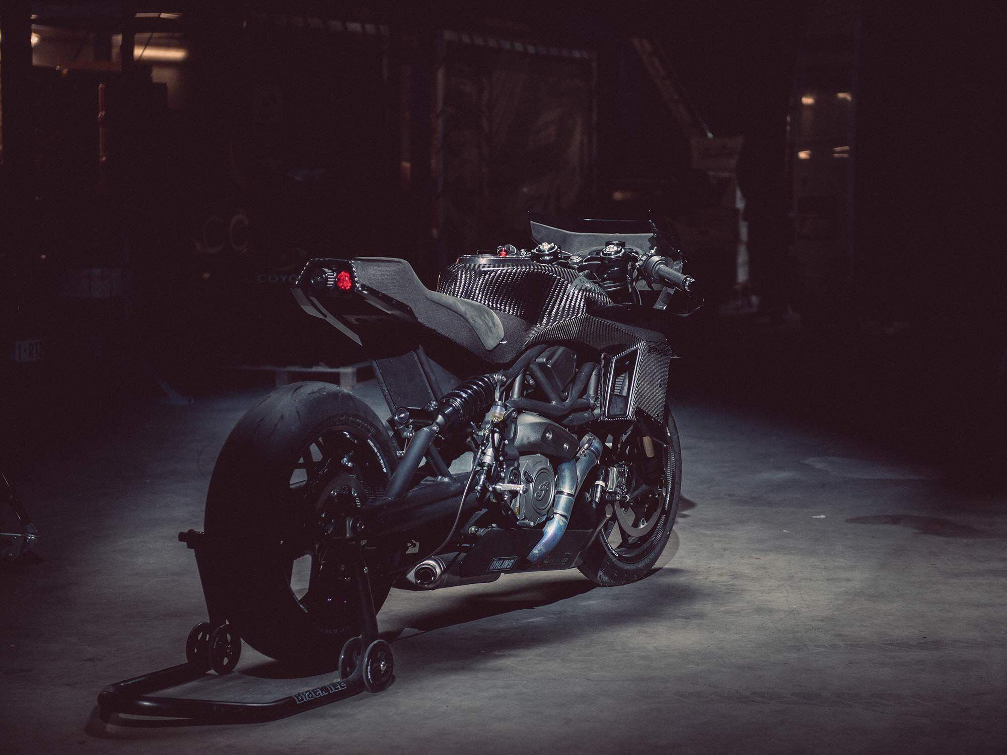 This rear end deserves much attention.