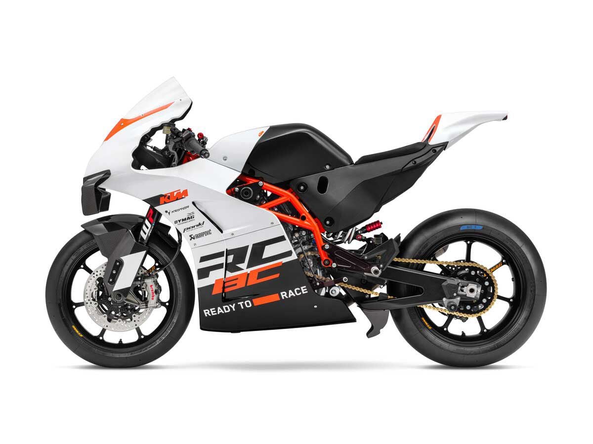 New white livery distinguishes the ‘24 model from the predominantly orange model of 2021 and the black of 2023. Check out those Pirelli Diablo Superbike SC 1 slicks and the Brembo Stylema Monoblocks up front.