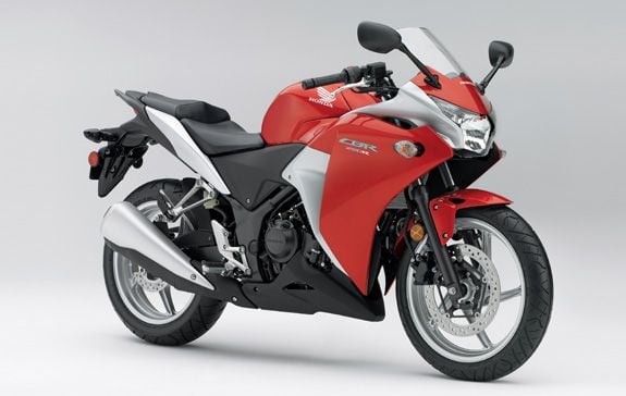 ホンダ CBR250R 2011 Honda CBR250R Sportbike Motorcycle- 2011 Honda Sportbikes